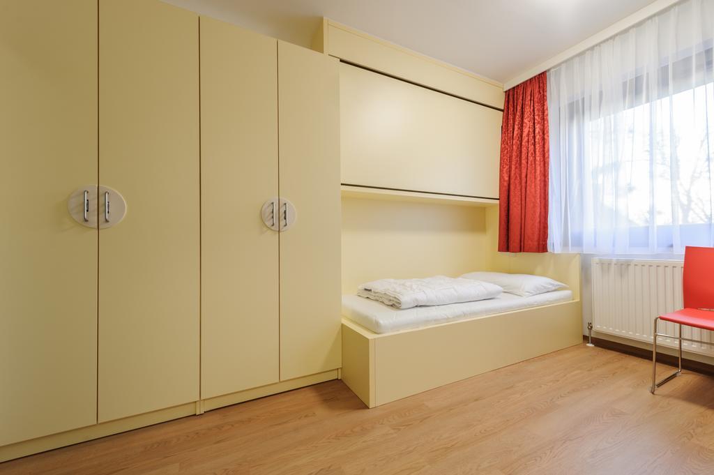 Hostel Huetteldorf Viyana Dış mekan fotoğraf