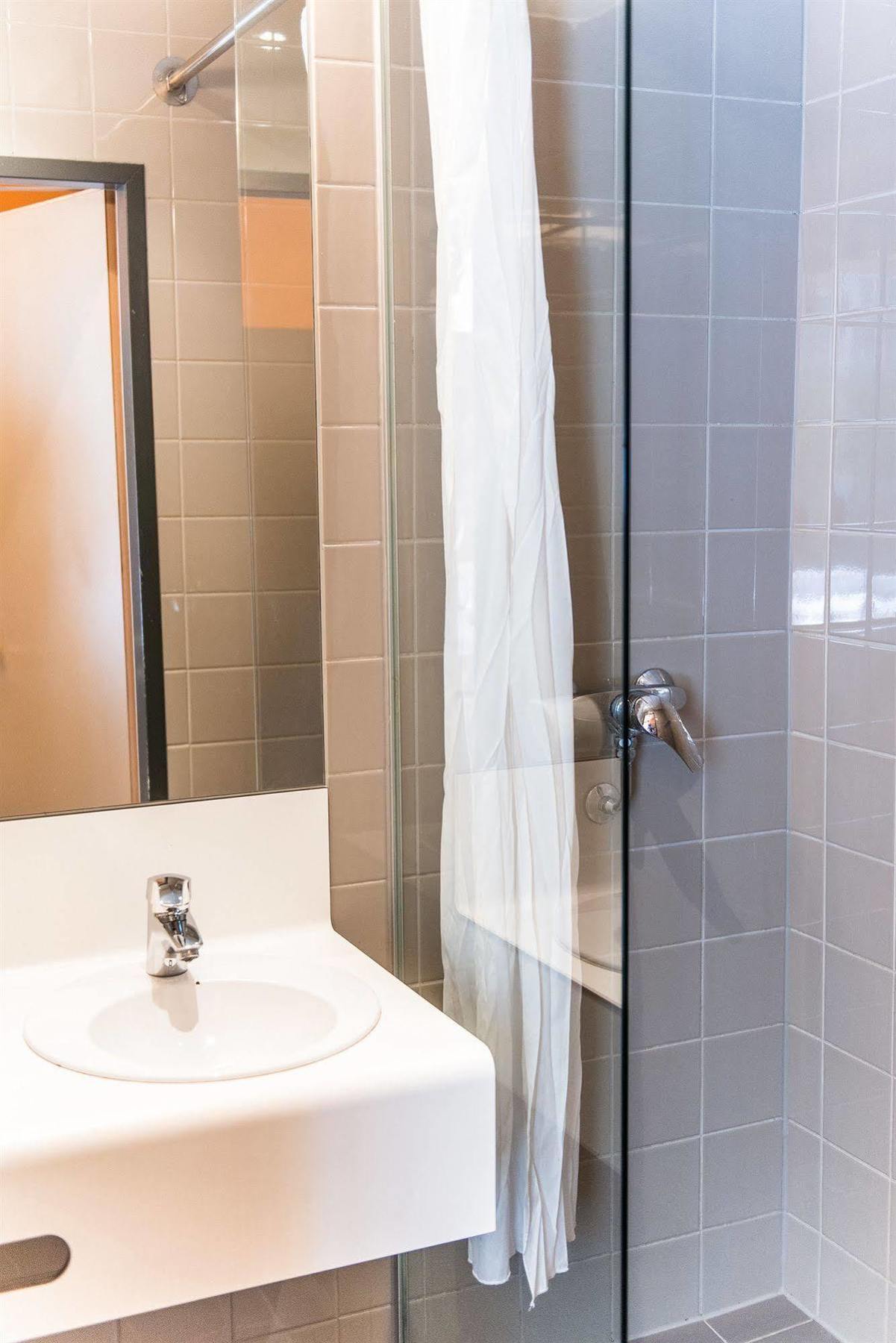 Hostel Huetteldorf Viyana Dış mekan fotoğraf