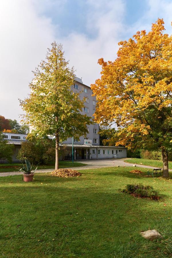 Hostel Huetteldorf Viyana Dış mekan fotoğraf