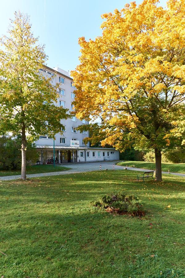 Hostel Huetteldorf Viyana Dış mekan fotoğraf
